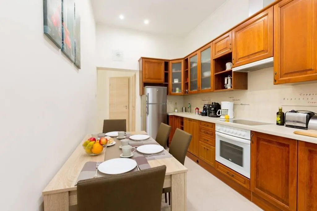 Luxury Apartment In The City Center Budapest